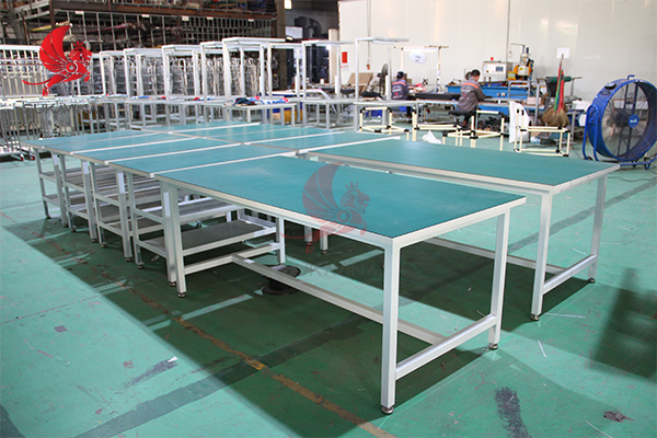 Nên chọn loại bàn thao tác sơn tĩnh điện đối với ngành sản xuất cần tải trọng nặng